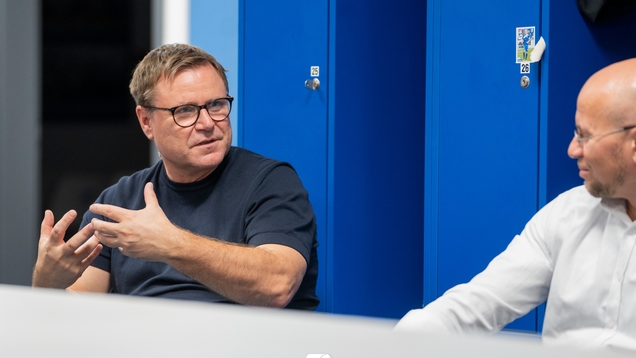 Bildungs Tour Adhoc Arena