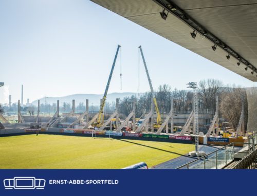 Südkurve: Pfeiler und Zahnbalken montiert
